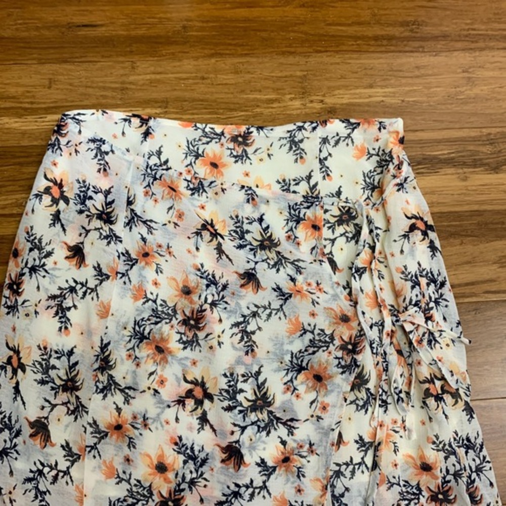 Free People Floral Maxi Skirt Womens Size 2 Ivory Wrap Ruffle‎ Hem Lightweight - Picture 2 of 10